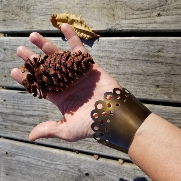 Solid darkened brass set lot color necklace cuff - Picture 7 of 8